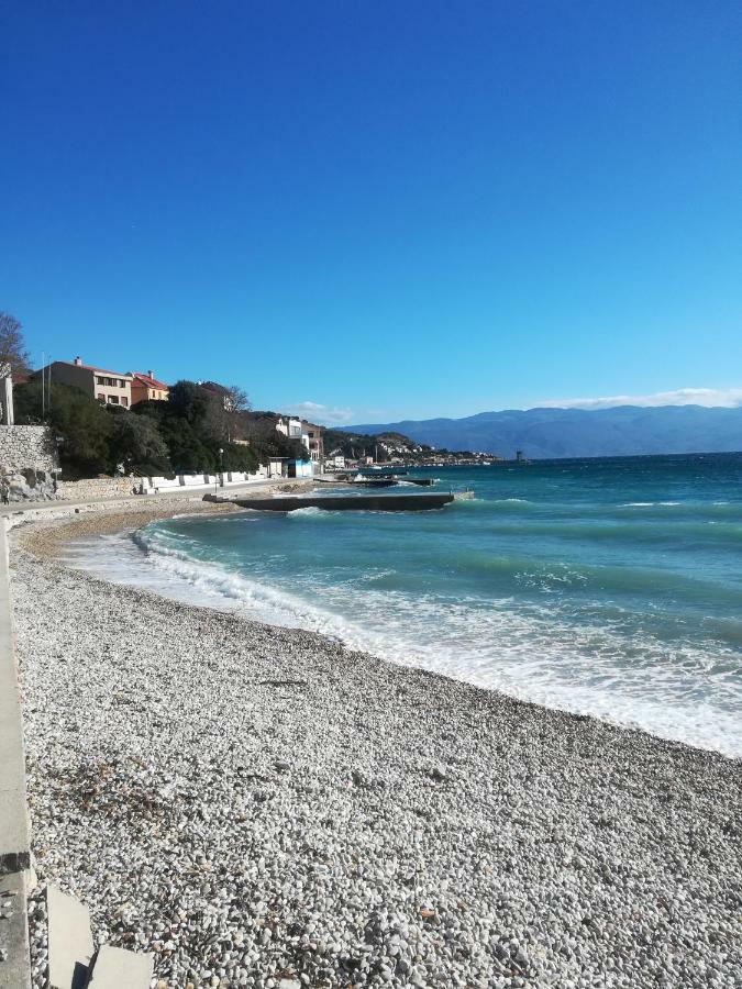 Apartamento Little House In Baska Exterior foto