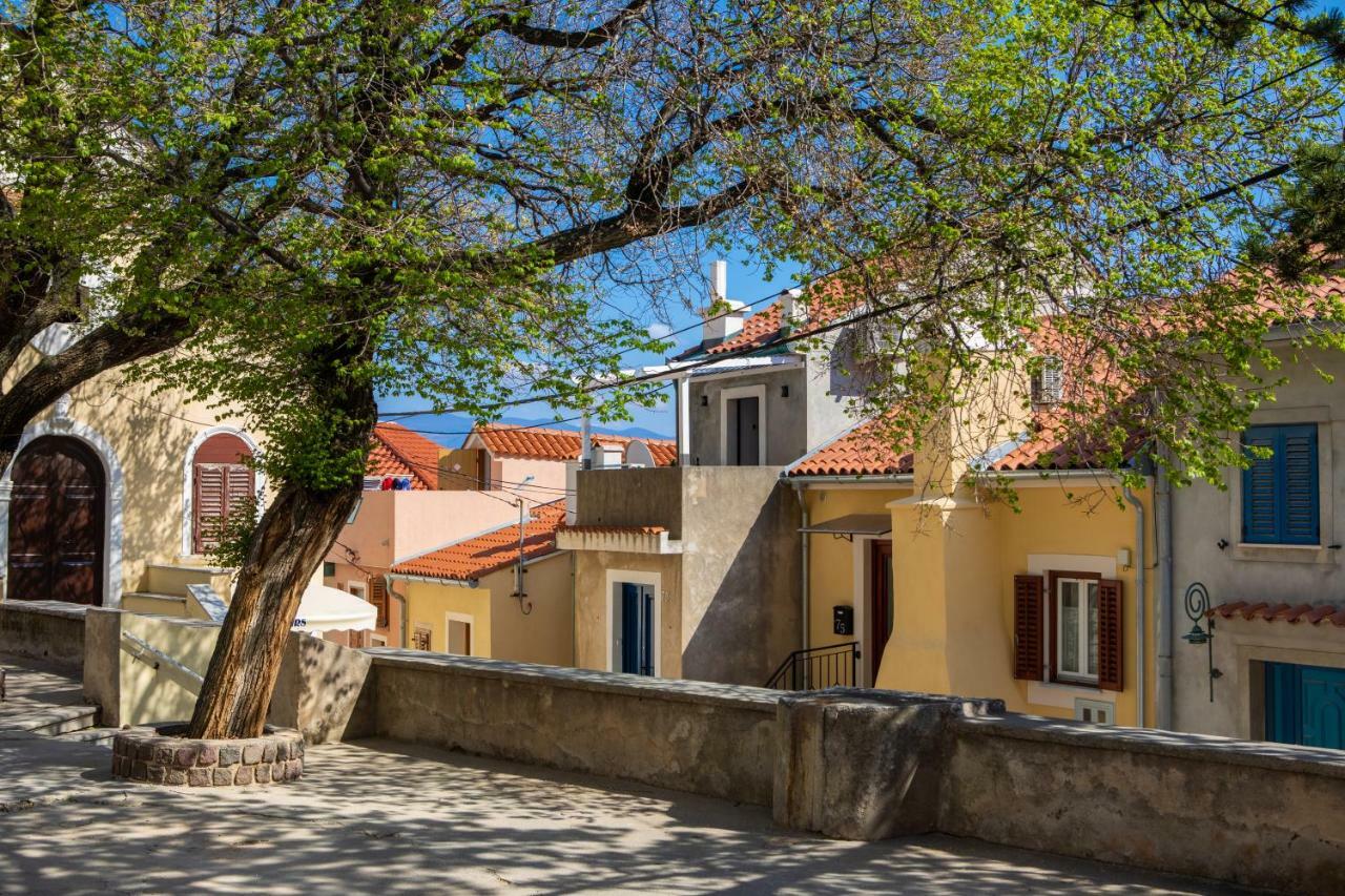 Apartamento Little House In Baska Exterior foto