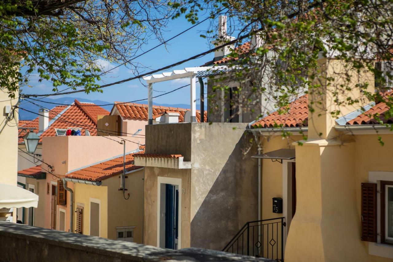 Apartamento Little House In Baska Exterior foto